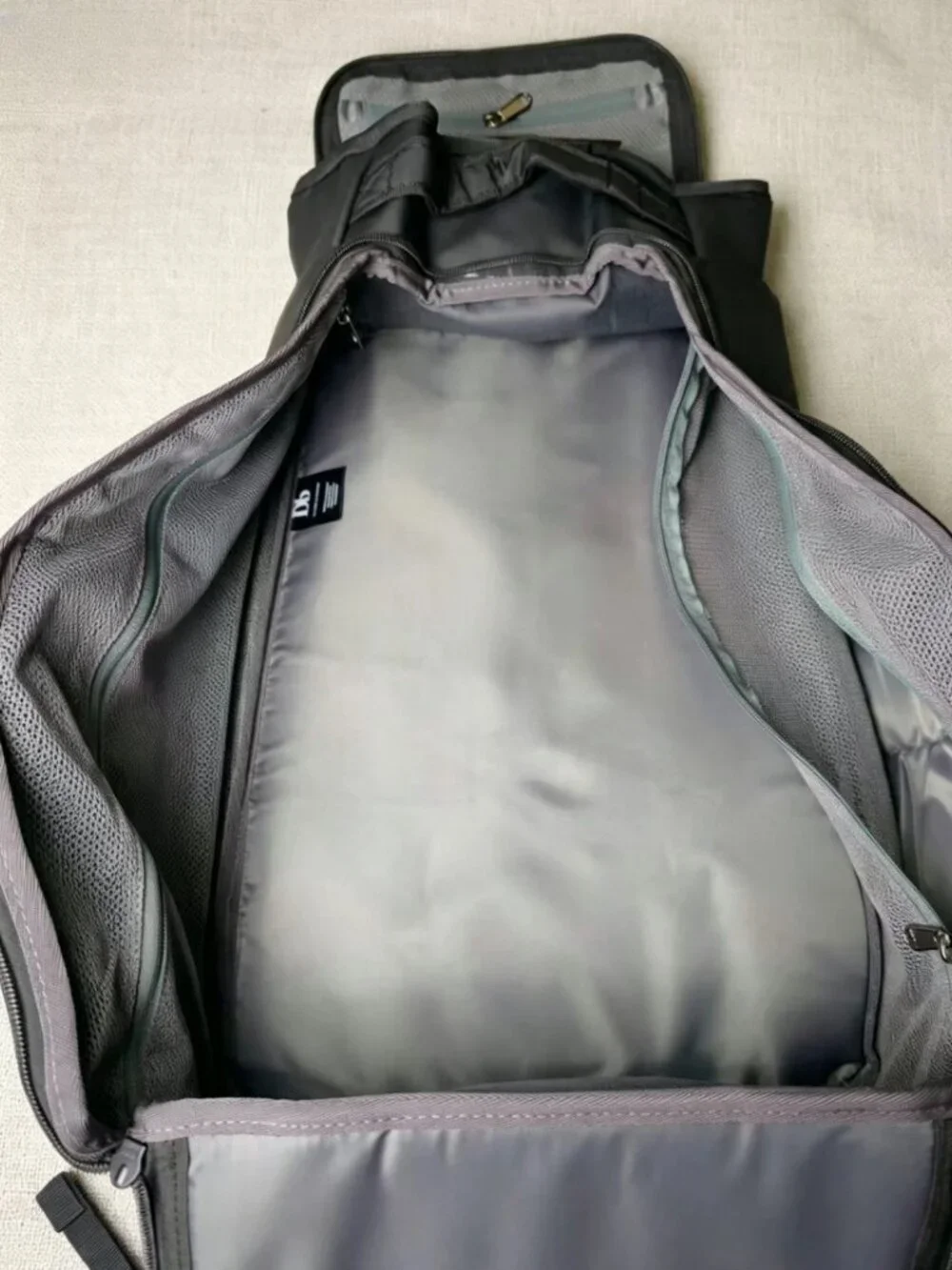 Db Journey The Hugger Black Backpack 30L